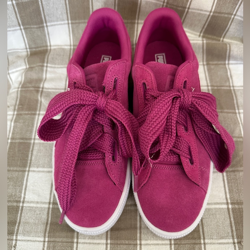 Puma Women's/ Youth  Pink Suede Sneakers